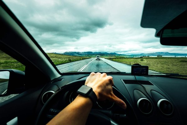 Comment les technologies de réalité augmentée peuvent-elles améliorer la navigation en voiture ?